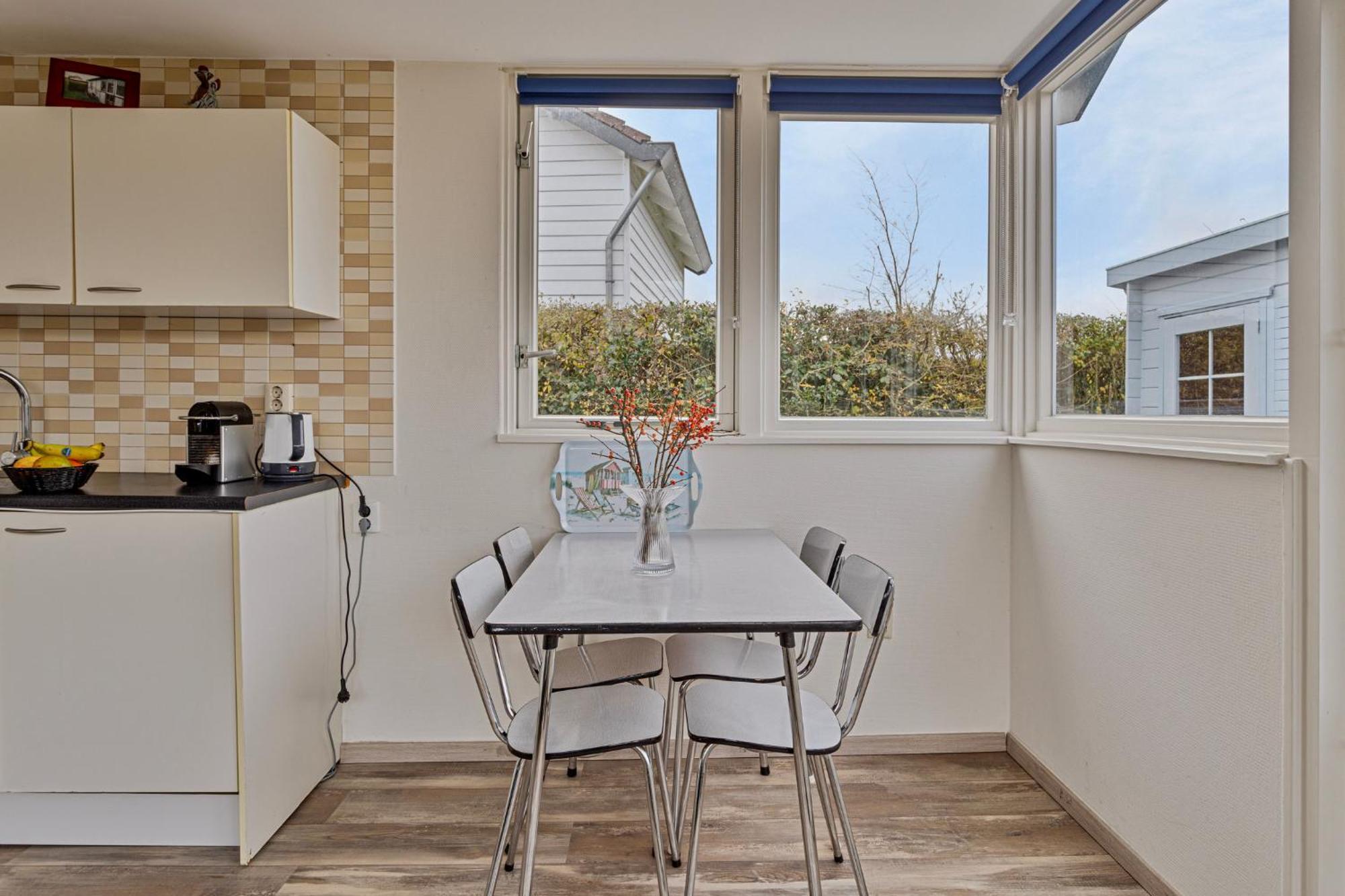 Vakantiehuisje In Ouddorp Dichtbij Het Strand Екстериор снимка